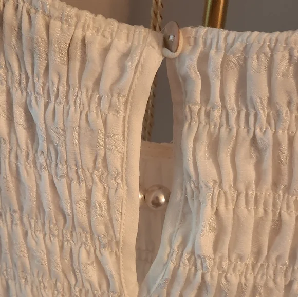 White - Picture 6 of 7